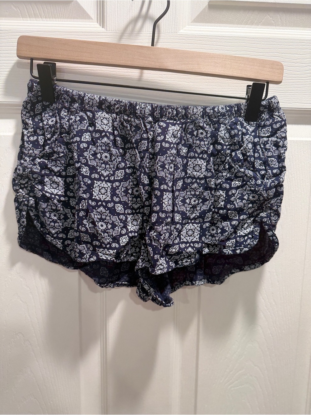 Divided by H&M Navy Blue Paisley Print Shorts Size 8 | Boho Bandana Summer - Picture 4 of 7